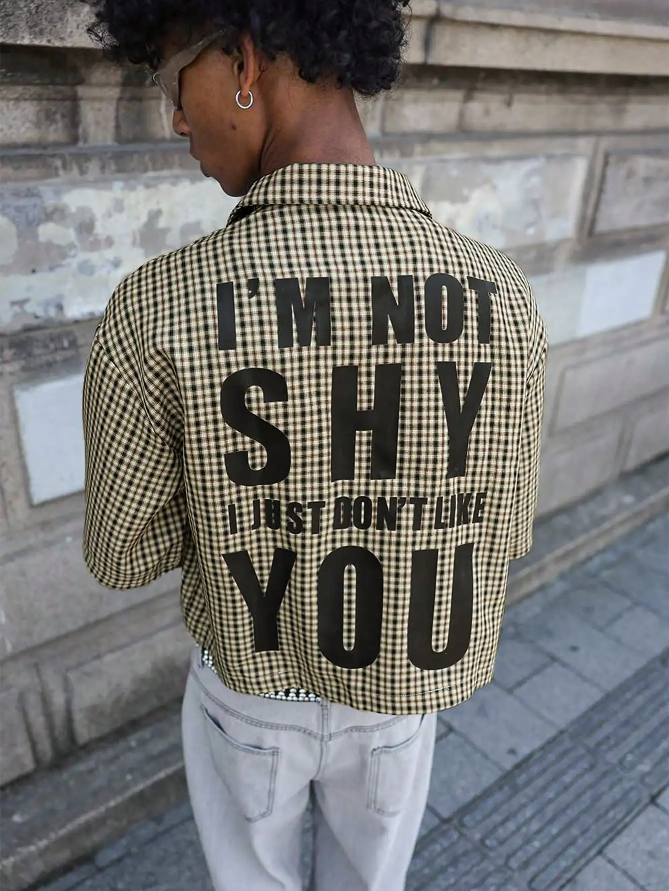 

Men's Cropped Gingham Shirt with Bold Back Print, Casual Streetwear Top