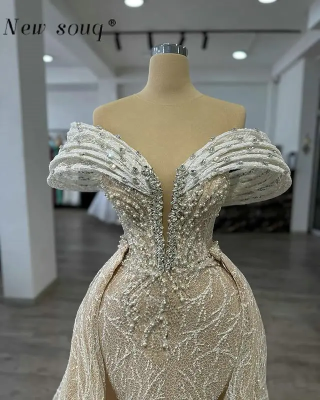 

Two Pieces Off Shoulder Wedding Party Dresses Customized Arabic Pearls Beaded Nude Champagne Overskirt Evening Gowns Dubai Robes