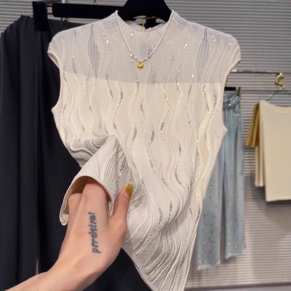 Summer new beige water ripple hot diamond sleeveless knitted sweater for women, unique and stylish, slimming and versatile