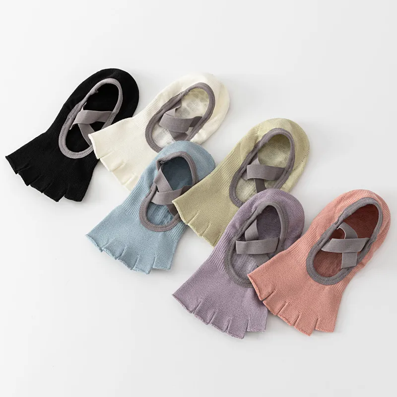 Calcetines de Yoga sin dedos, calcetines deportivos de baile de algodón con vendaje transpirable y espalda descubierta, calcetines profesionales antideslizantes de silicona para Pilates con cinco dedos