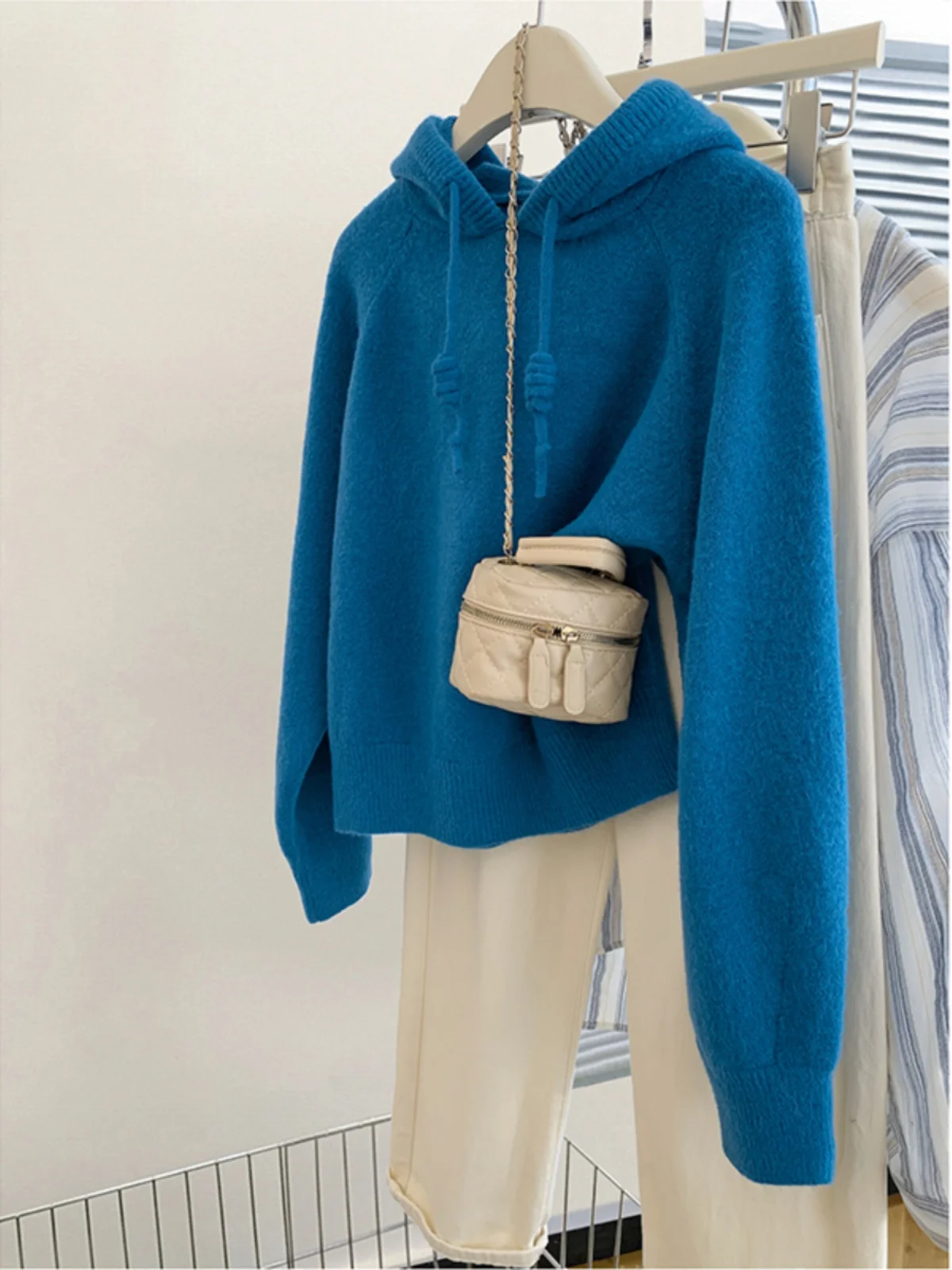 

Синий трикотаж с капюшоном, женская осенне-зимняя непринужденная свободная модная антивозрастная толстовка с капюшоном для маленьких фигур, топ