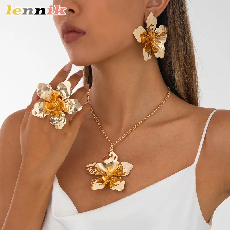 Vintage 3D Flower Necklace Set, Exaggerated Alloy Statement Choker,Elegant Retro Jewelry for Women, Instagram Style Fashion Gift