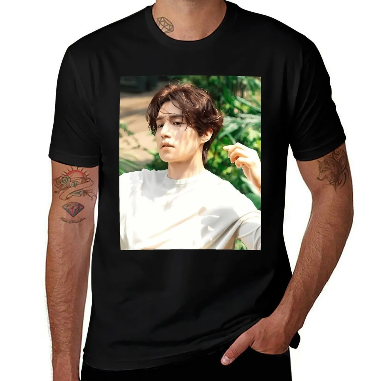 

Lee Dong Wook - V9 T-Shirt Large Size Soft Cotton T-Shirt