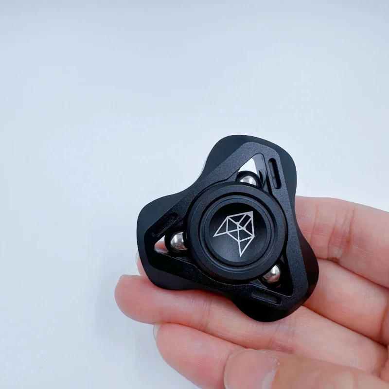 Adulto e crianças brinquedo fidget espírito raposa metal spinner portátil tamanho de bolso ajuda com estresse tdah e hábitos nervosos