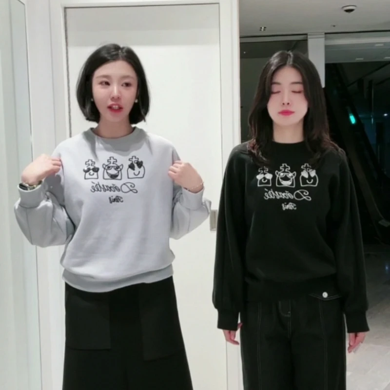 

Стильная милая молодежная толстовка с вышивкой пайетками в виде монстра, весна 2025, с рукавами до плеч, женская, 2 цвета, повседневная, свободного кроя