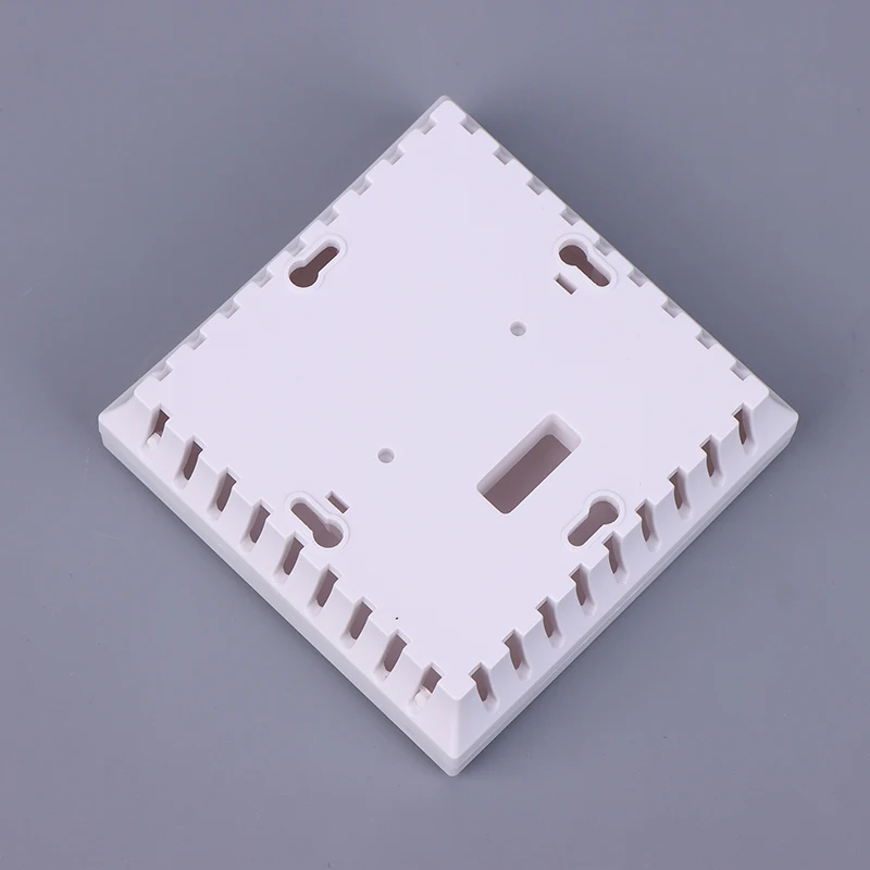 Staubdichte Kunststoff-Anschlussdose mit Rauchsensorgehäuse – ideal für elektrische Heimwerkerprojekte