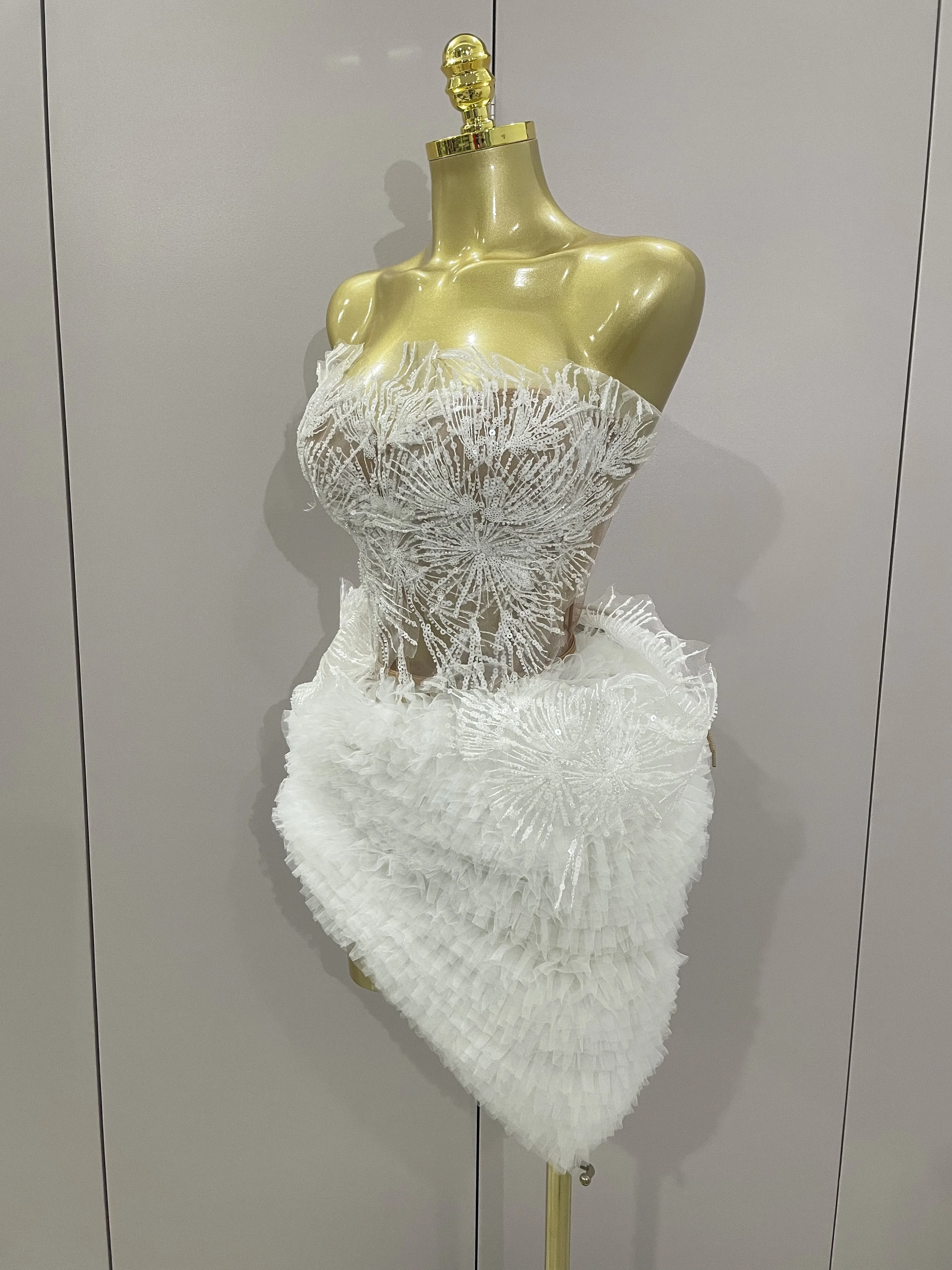 Estoque sexy renda branca sem alças topos babados mini saia 2 pçs conjunto feminino festa à noite boate cantor palco desempenho traje