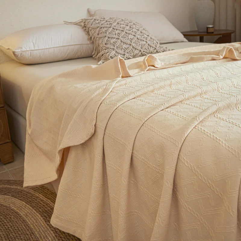 Pure Color Elegant Air-Conditioner Is Cool In Summer and Autumn Covered with A-Class Cotton Towels and Blankets