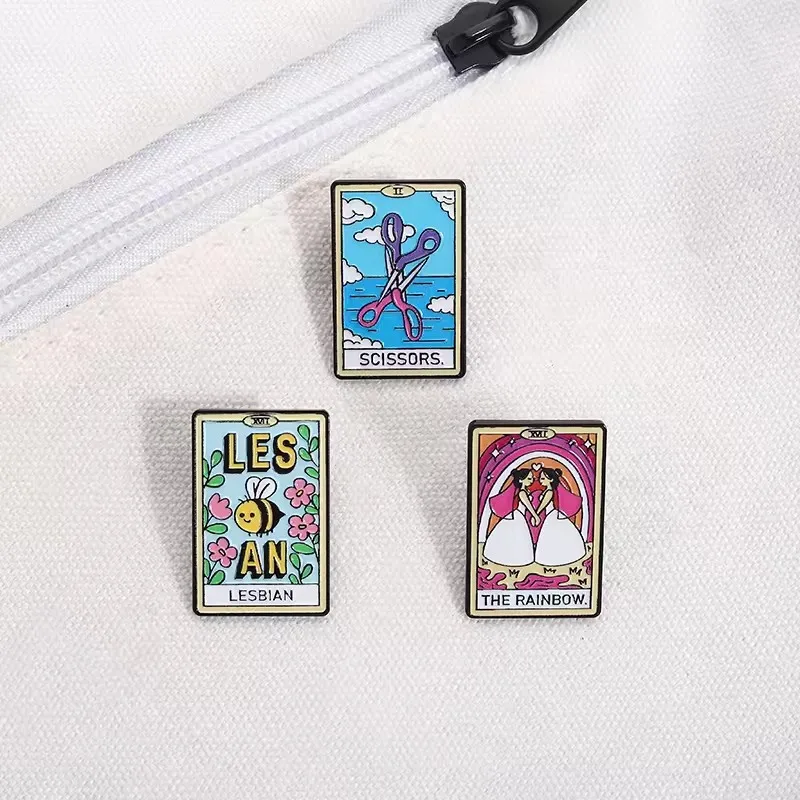 مثليه مثلي الجنس فخر التارو بطاقة بروش المينا دبابيس مخصص قوس قزح العرائس مقص بروش شارة التلبيب مجوهرات هدية يحب الأصدقاء