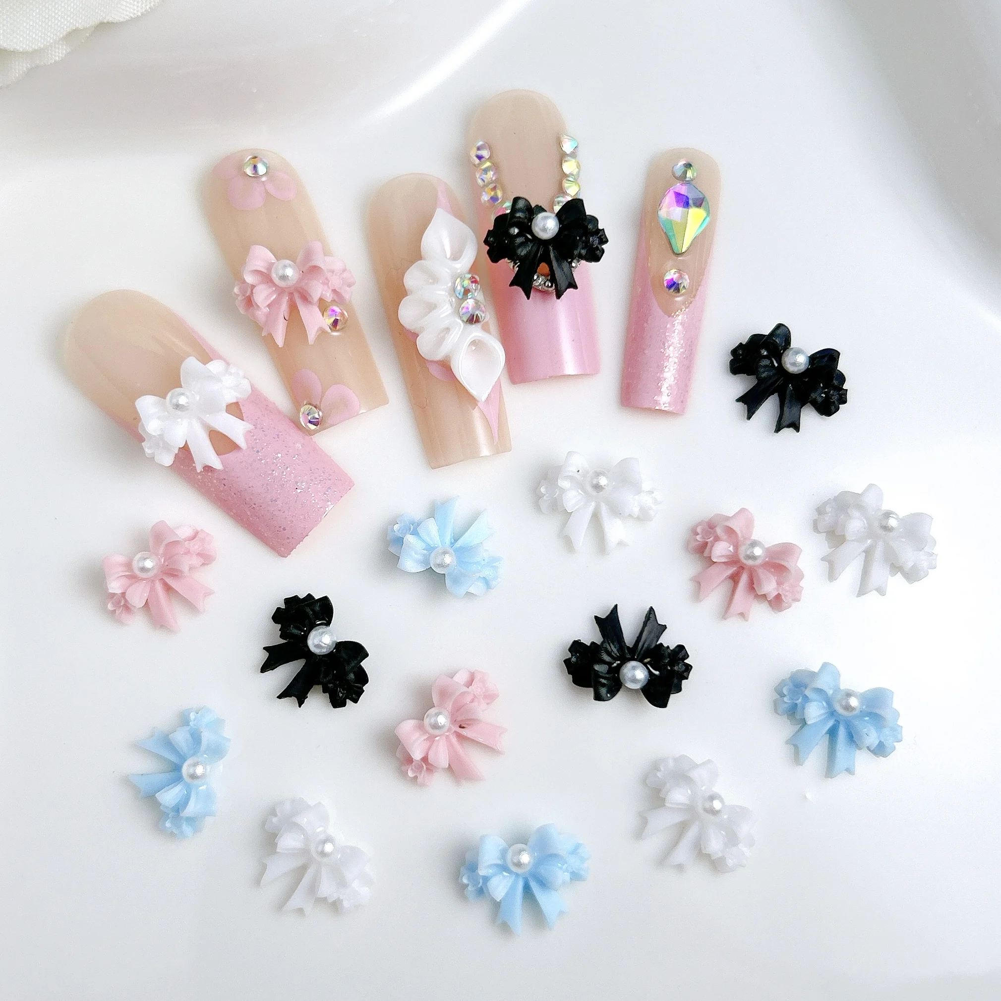 20PCS Minimalista Dolce Nastro Archi Unghie artistiche Decorazioni Colorate Doppio Strato di Perle Archi Resina Unghie Pendenti e Ciondoli Unghie FAI DA TE Ornamenti