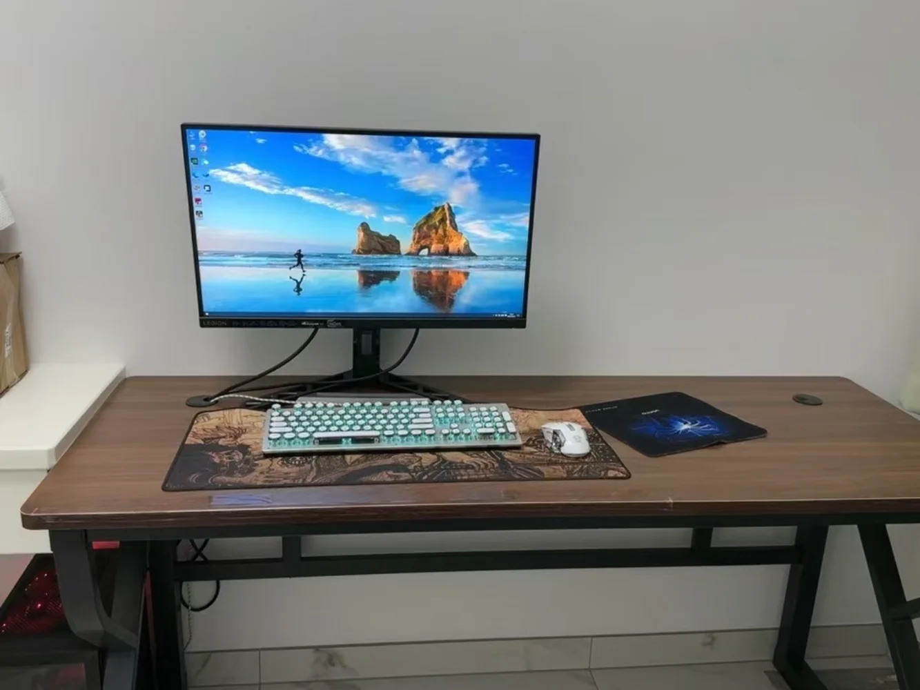 Thumbnail 4 - #9 Top Standing Desks Picks for Every Budget