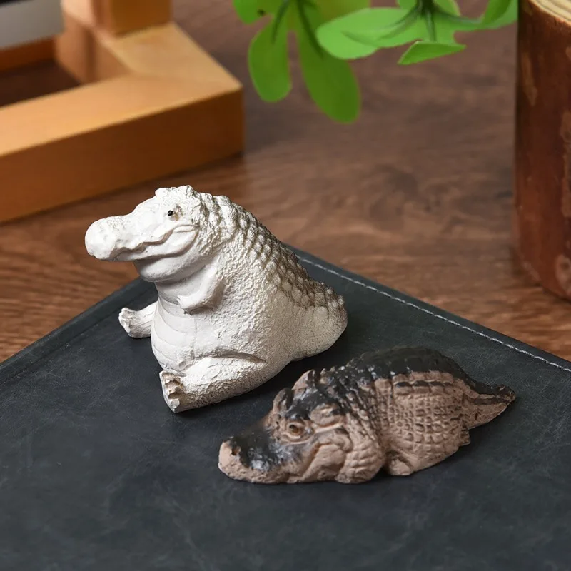 

Sitting Posture Small Crocodile Ornament Home Pet Landscape Decoration Resin Crafts