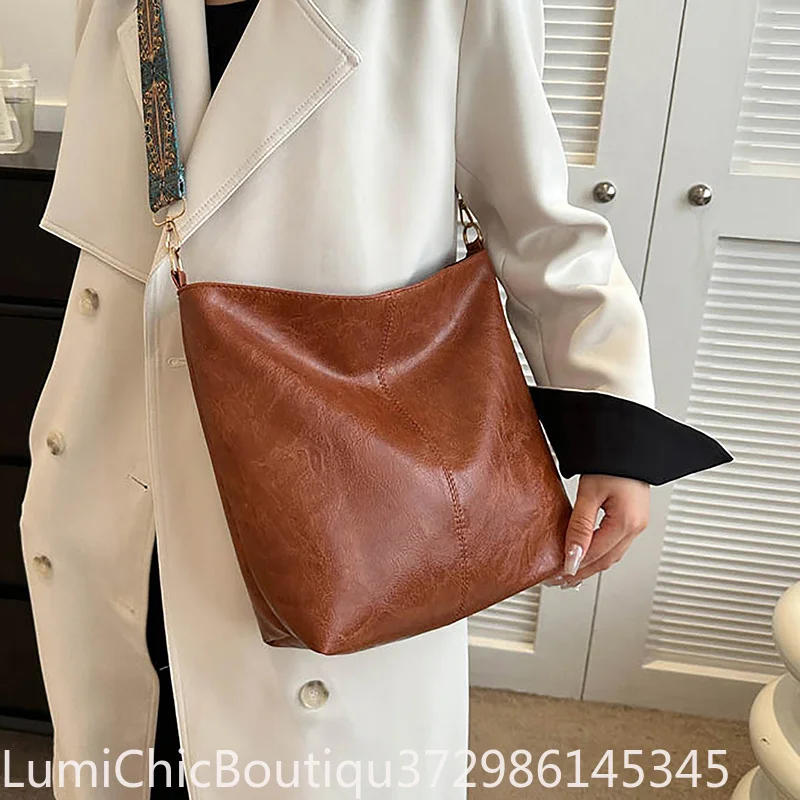 Women Retro PU Leather Crossbody Bag Large‑Capacity Wide Geometric Strap Shoulder Handbag Versatile Daily Shopping Travel Women Accessory Supply