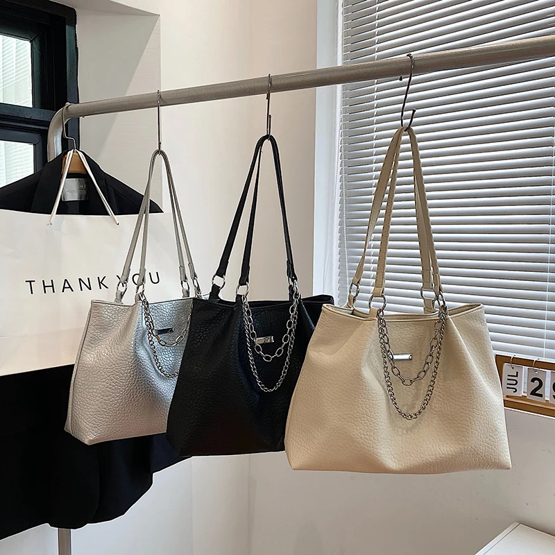 Silver Leather Big Shoulder Bags for Women 2023 Trend Vintage Y2K Chain Solid Color High-capacity Handbags Lady Tote Bag