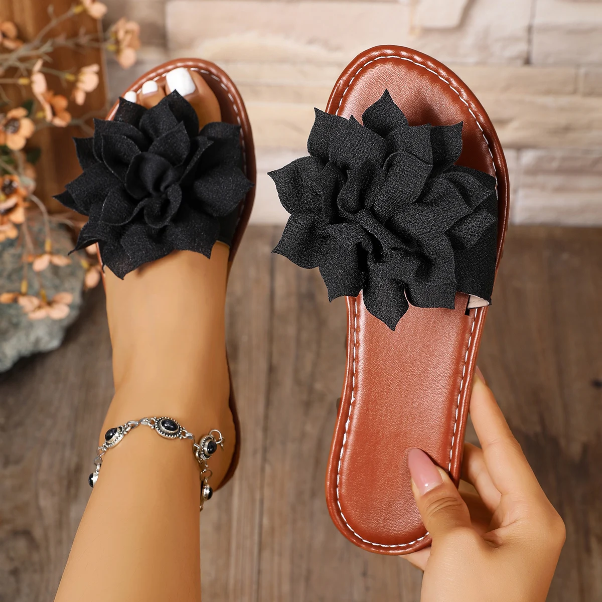 

Women's Sandals Sweet Flower Decoration Summer Shoes Women's Flat Sandals Indoor and Outdoor Slippers New Sandals Women's Shoes