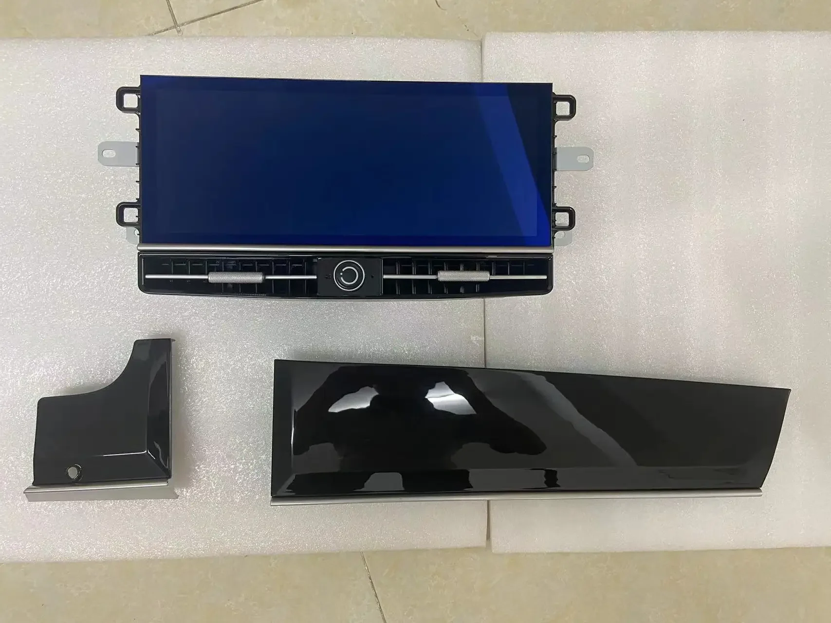 

Panamera screen and frame for backup