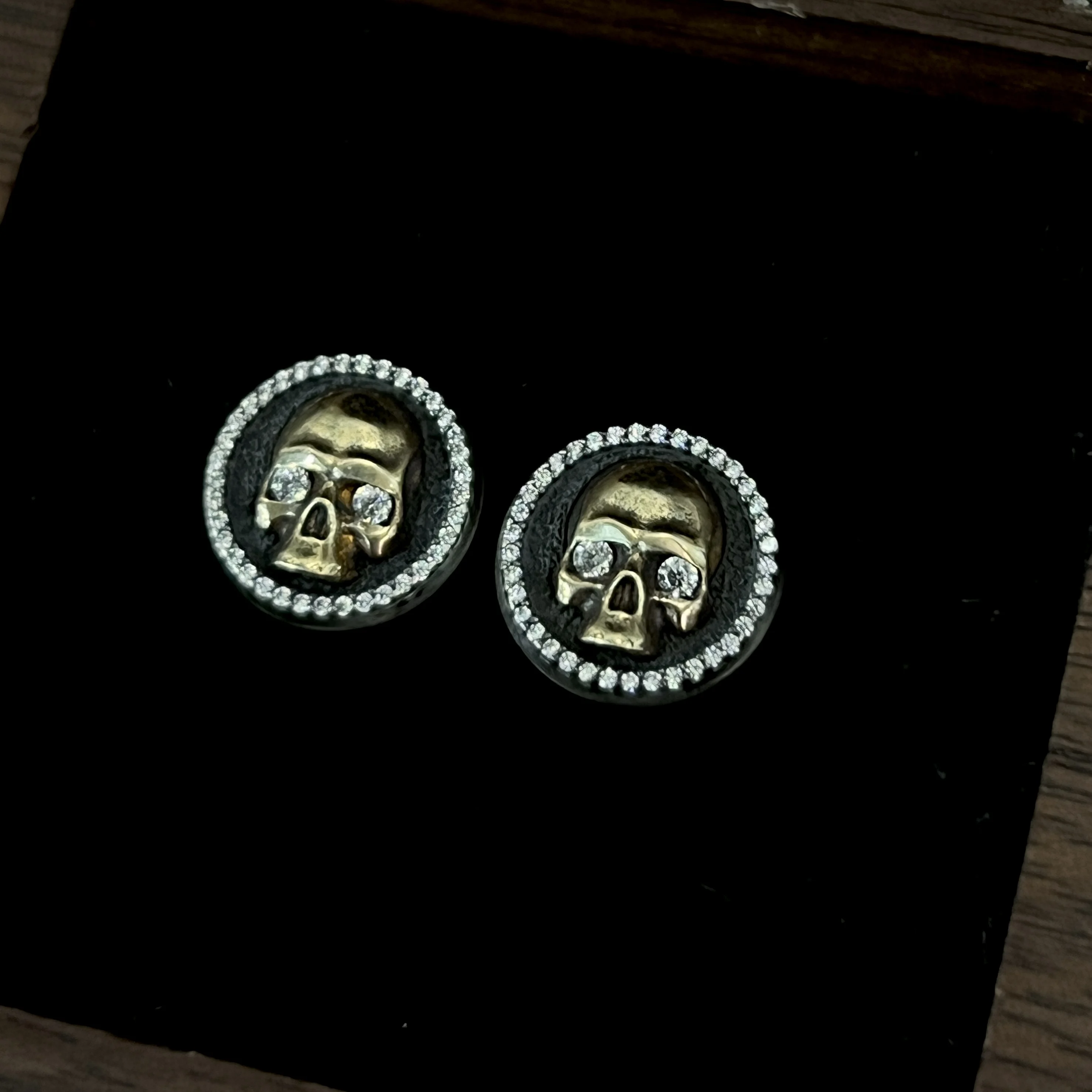 

S925 Silver Dark Skeleton Round Stud Earrings 2026 Punk-Style European/American Design Earrings