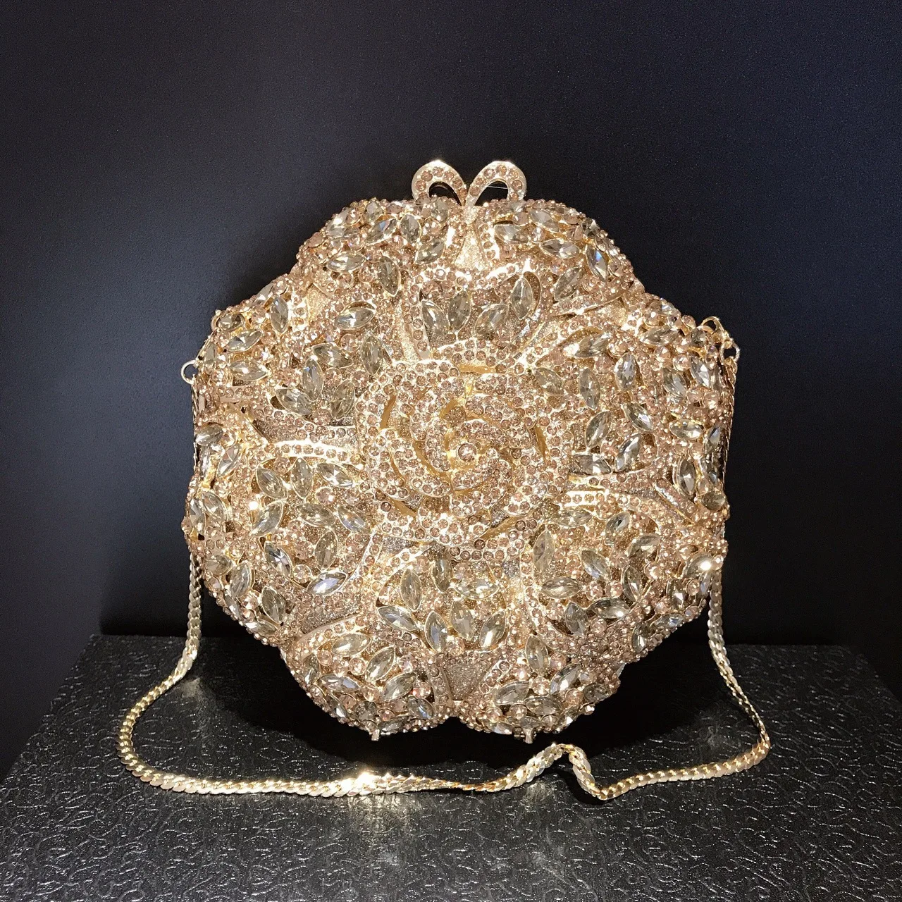 

Сумка с круглым цветком и бриллиантами, банкетная сумка с бриллиантами