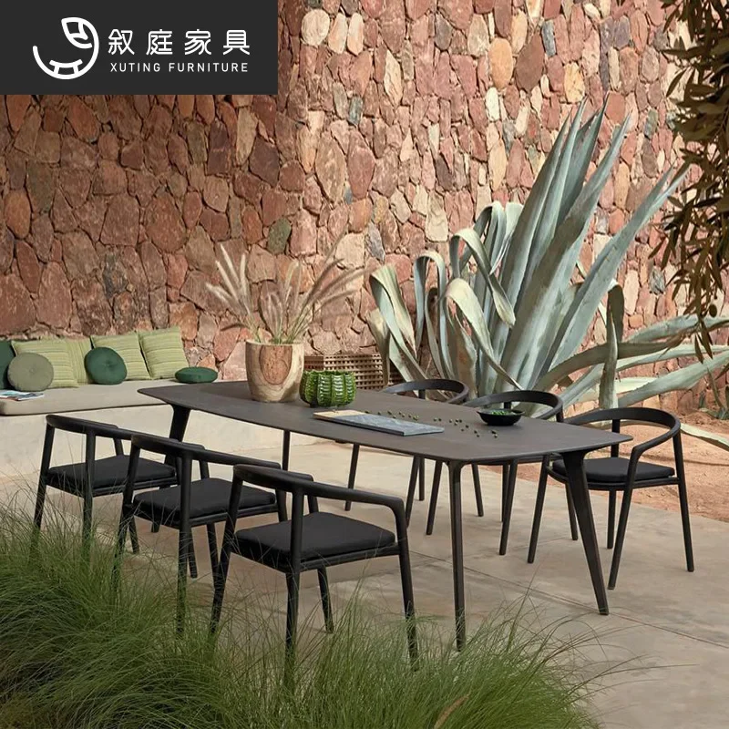 Outdoor simple leisure tables and chairs courtyard preservative wood garden open-air balcony cafe outdoor terrace scenic spot fu