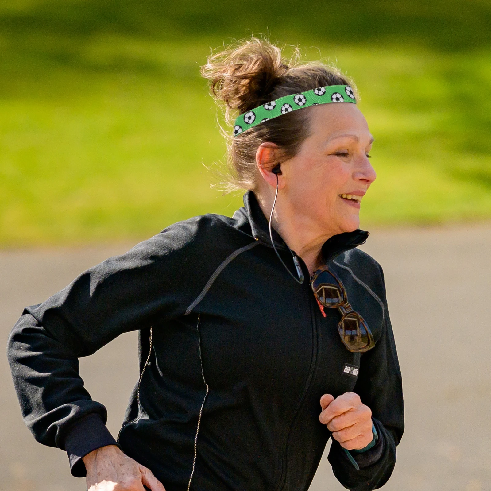 4 قطع من عصابات الرأس الرياضية المرنة بلون الحلوى الممتصة للعرق لليوجا للنساء لتمارين كرة القدم والكرة الطائرة