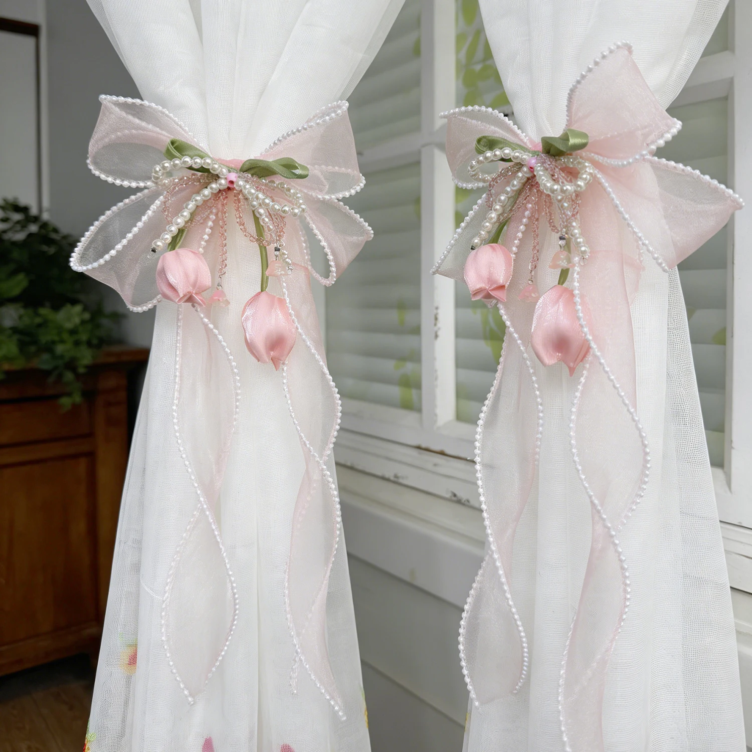 

2 Pieces Light Luxury Pearls Tulip Pink Straps for Living Room Curtain Tieback Bandages Home Decoration #E