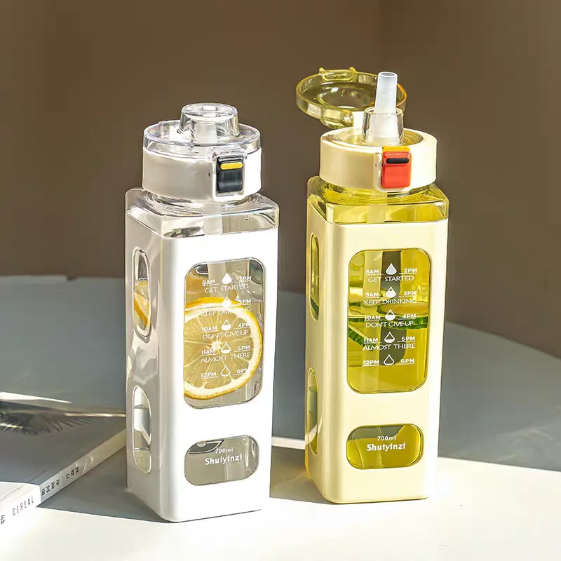 

Kawaii Water Bottle 700ml With Straw 3D Cute Bear Sticker Bpa Free Plastic Square Sippy Cup Poratable Drinkware Cafetera