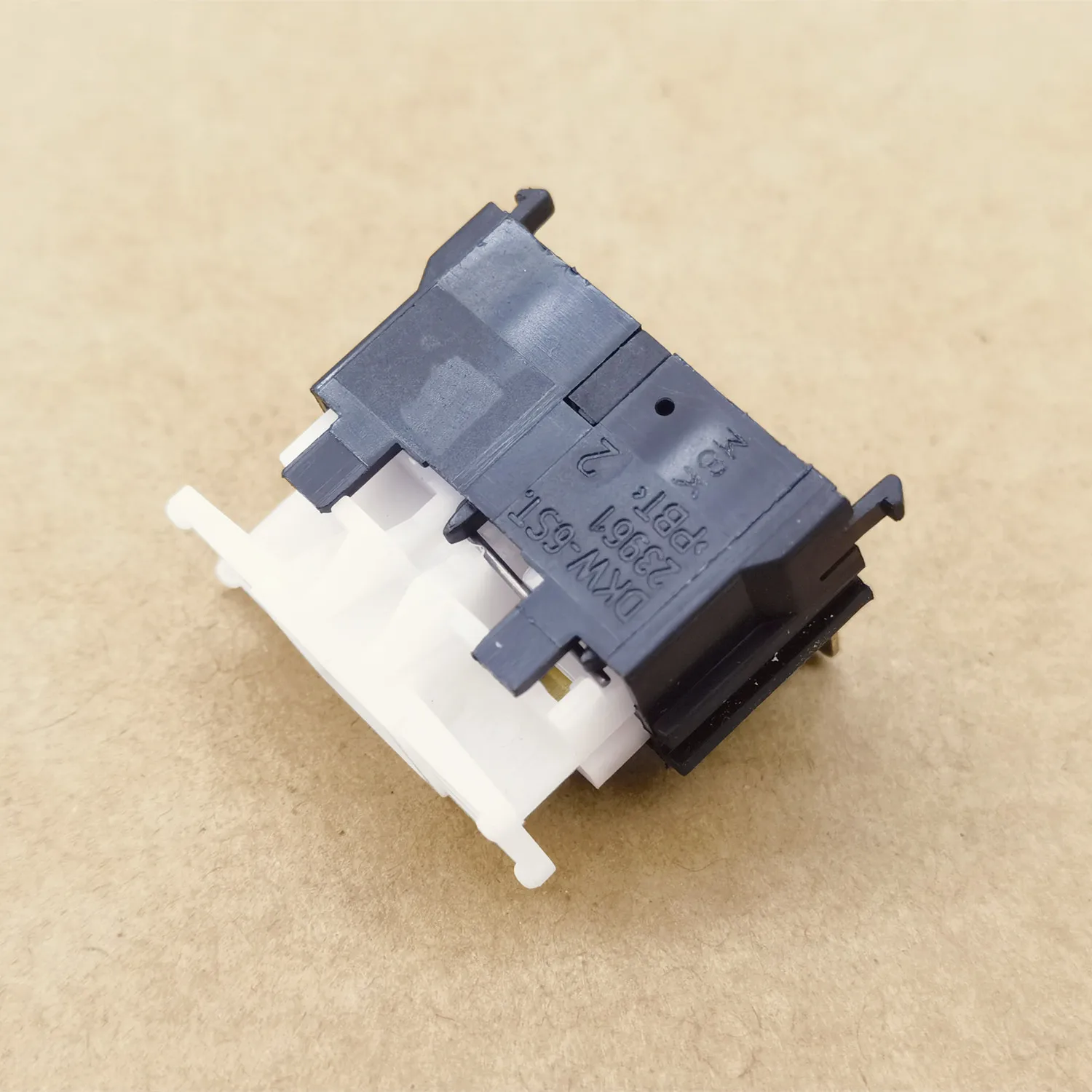 Original new 100% car button self-locking switch DKW-6ST2 front ceiling light sunroof switch