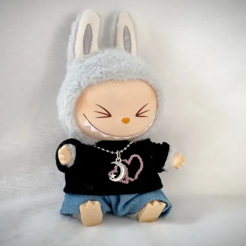 Labubu Love 티셔츠 & 청바지 세트 - 17cm Labubu 비닐 인형을 위한 캐주얼 & 귀여운 의상, 일상 스타일에 딱 맞습니다.