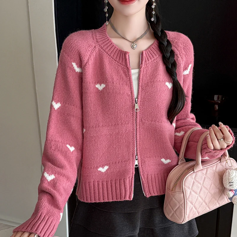 

Розовый вязаный свитер с сердечным узором, женский корейский модный кардиган на молнии, свитер, женские милые укороченные топы с рукавами реглан, 2025 Y2k