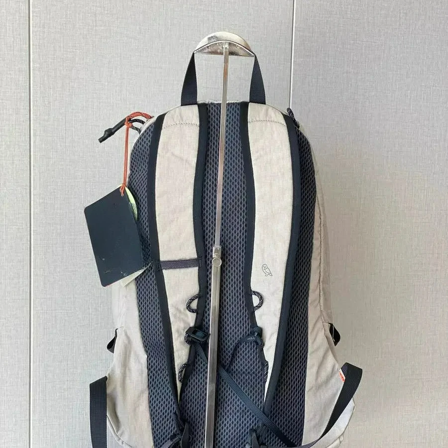 

Nylon Backpack for Both Men and Women Causal Hiking and Outdoor Backpacks
