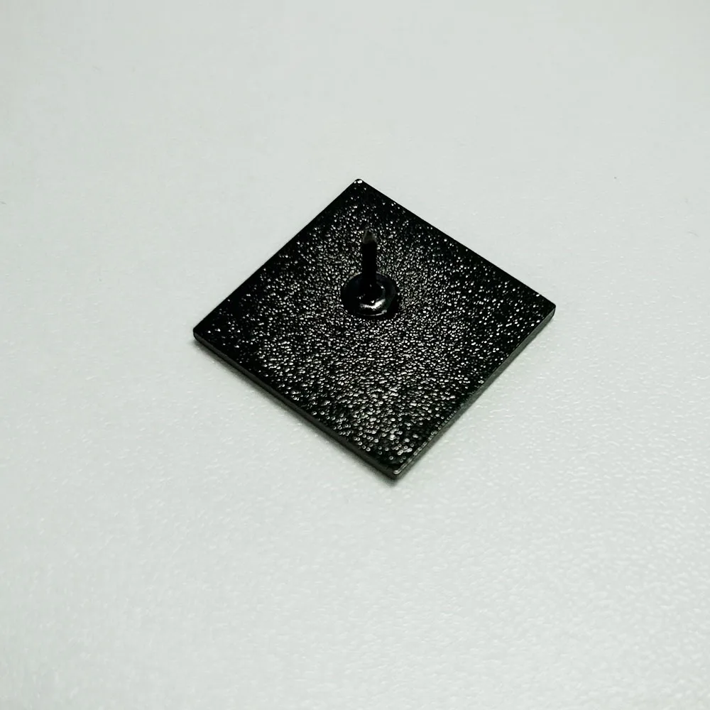 Wise Logo المينا دبوس Spy X Family Westalis رمز الذكاء طية صدر السترة دبوس لطيف الرسوم المتحركة ديكورا