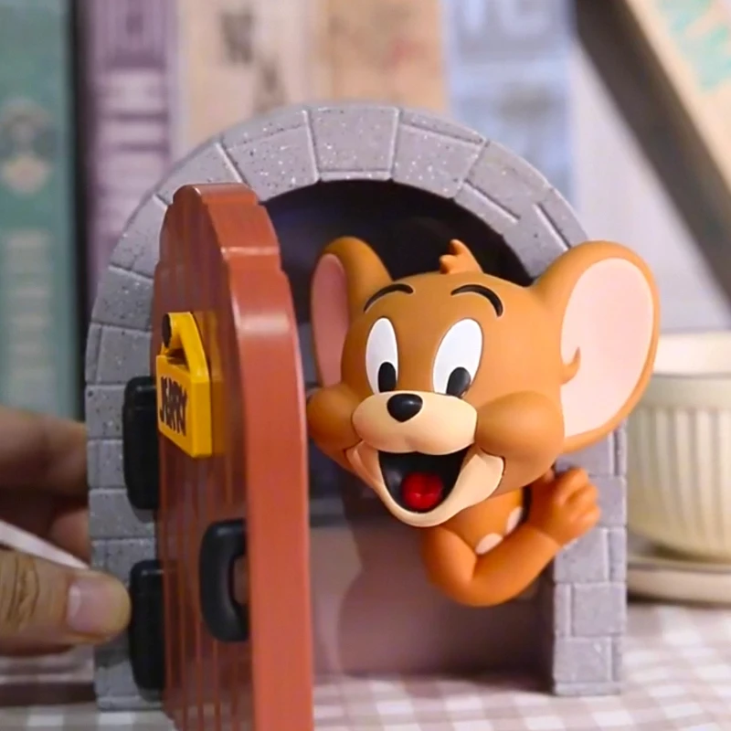 재고 있음 데스크탑 장식품 톰 고양이 제리 마우스 하우스 100th 장식 액션 피규어 모델 장난감 소년 소녀 생일 선물