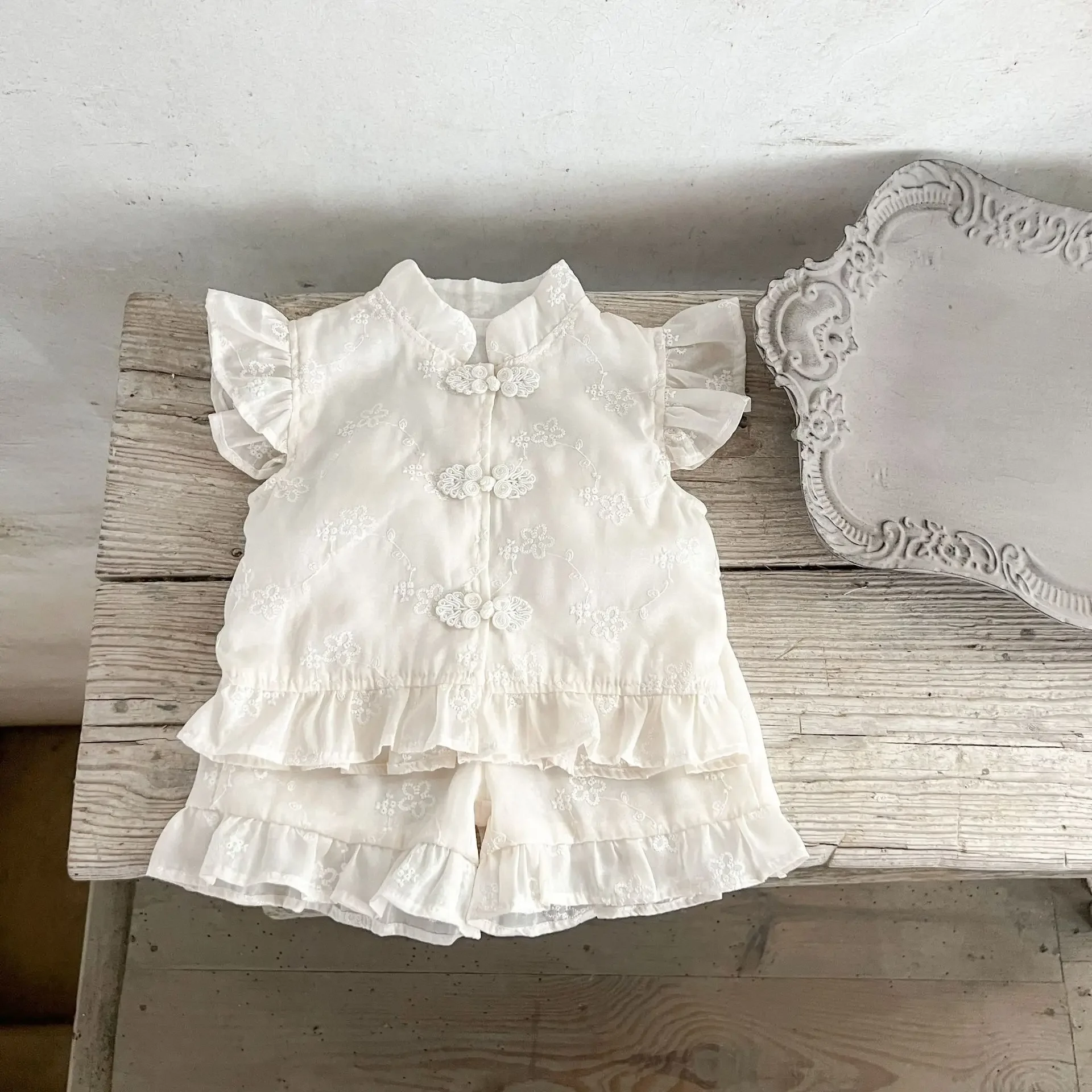 New Chinese Embroidered Lace Flying Sleeve Cardigan and Shorts Set for Girls and Babies, Cotton Chinese Style Two Piece Set