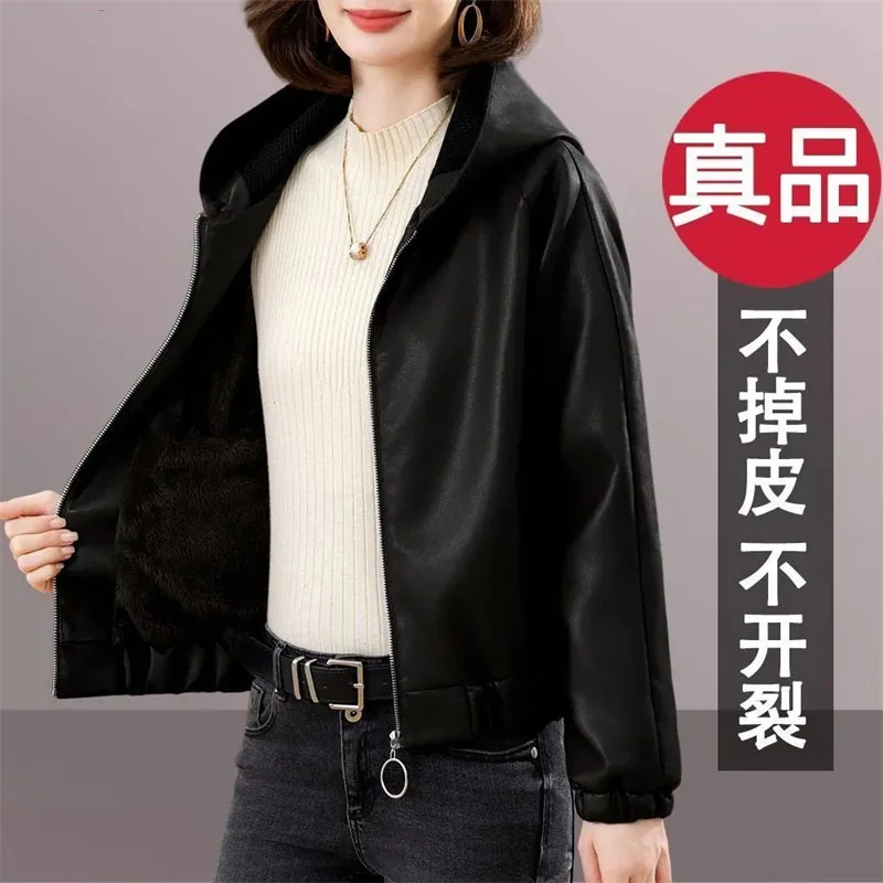 الرجعية المرأة موضة كبيرة الحجم 4XL فو سترة جلدية 2025 السيدات مقنعين سترة جلدية الخريف الشتاء فام قصيرة بولي معطف معطف جلد