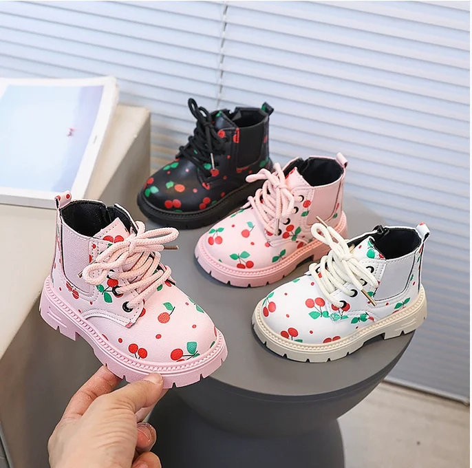 

Cute cherry girls fashion non-slip boots versatile kids casual boots thick soles soft kids leather shoes spring autumn
