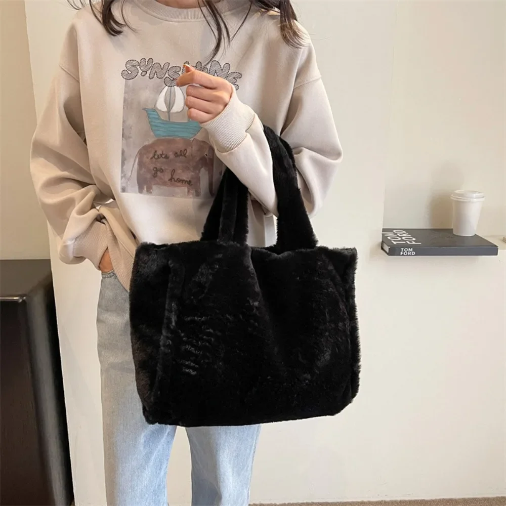 Large Capacity Single Shoulder Plush Tote Bag Fashion Commute 2024 New Fashion Autumn and Winter Fur Bag Carrying