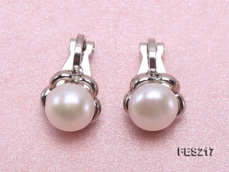 

Unique Pearls Jewellery 8mm White Flat Cultured Freshwater Pearl Clip-on Earrings