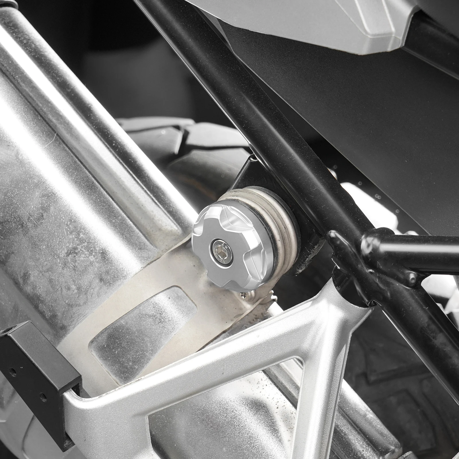 NICECNC Aluminium-Auspuffhalterungsbolzen für BMW R1250GS Adventure R 1250 GS R 1250 GS ADV 2024 2023 2022 2021 2020 2019 – Detail 26