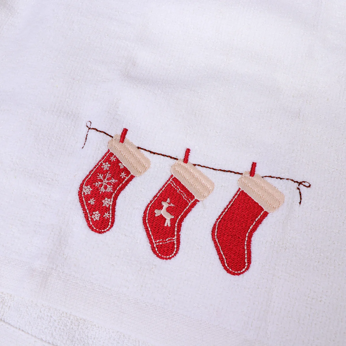 

Premium Cotton Christmas Towel Pattern Comfortable Touch Ideal Gift for Family Friends Coworkers Holiday