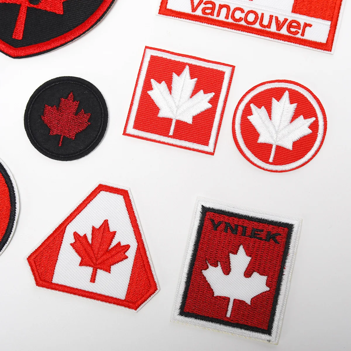 30pcs/Lot Anime Embroidery Patch Red Maple Leaf Canada Flag Bird Letter Clothing Decoration Accessory Craft Diy Applique