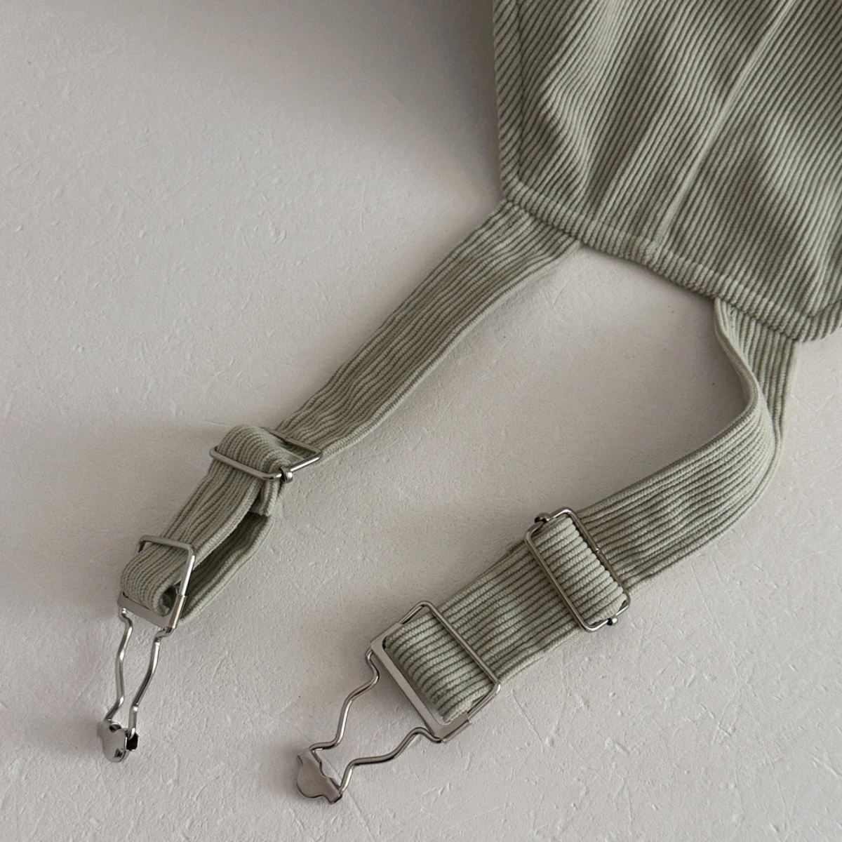 Koreanischer Stil Baby Jungen Mädchen Overalls Gänseblümchen-Stickerei Denim-Latzhosen Kinder-Overalls für Frühling Herbst 0-3 Jahre – Detail 11