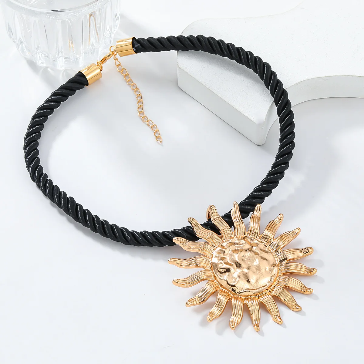 Fashion Vacation Style Alloy Sunflower Pendant Necklace