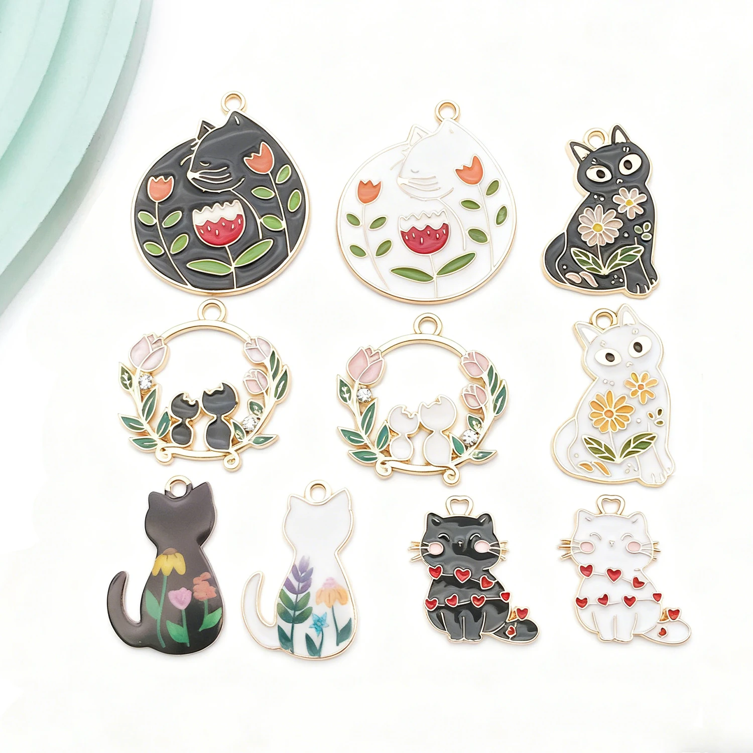 5/10pcs Resin Popular Cat Charms Set - DIY Craft Materials for Handmade Earrings, Bracelets, Necklaces, Keychains & Bag Accessor