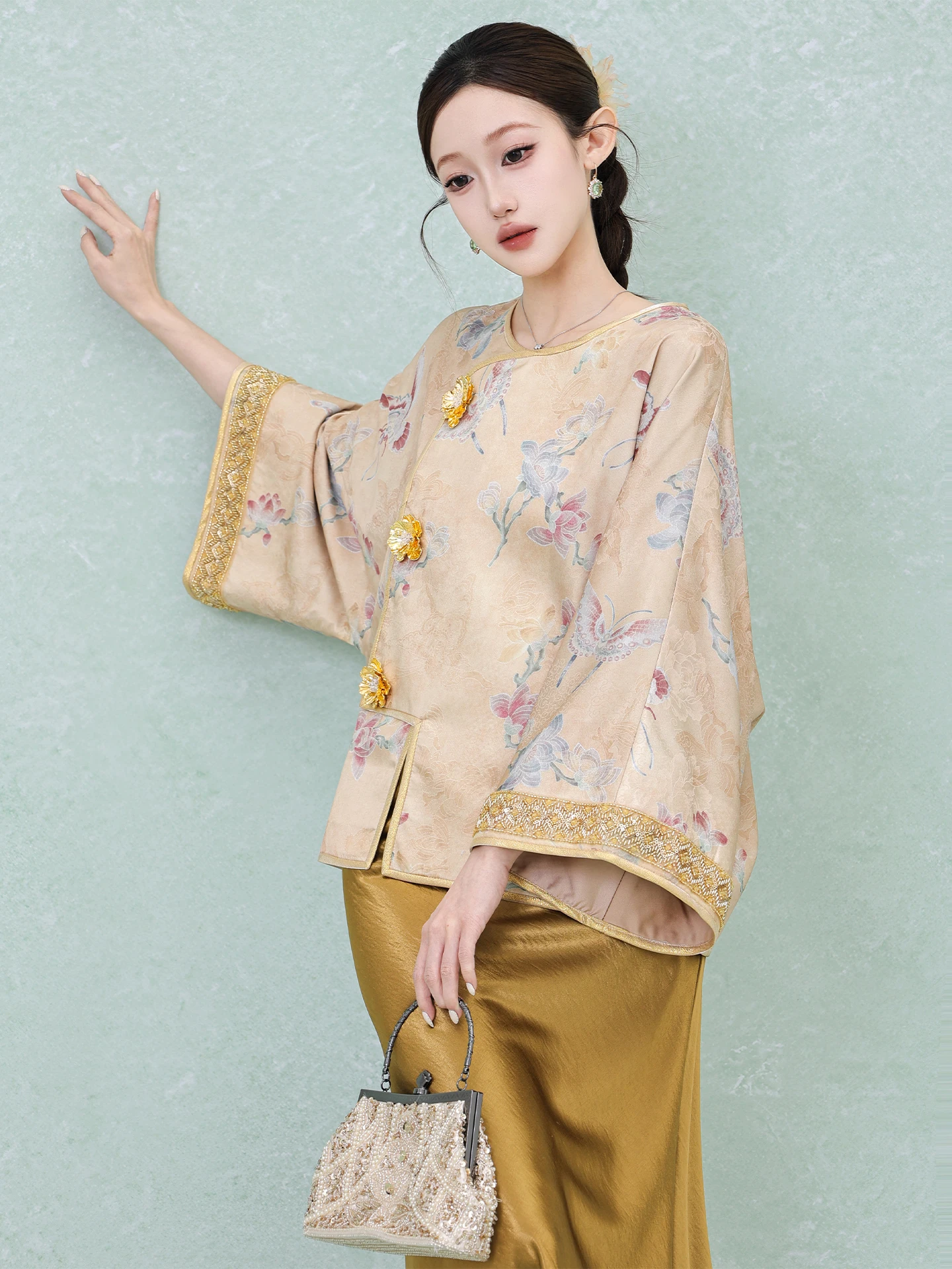 

New Chinese Style Satin Surface Embroidery Long Sleeve Loose Heavy Work Bead Long Shirt Evening Cooking BYLU Traditional Flor...