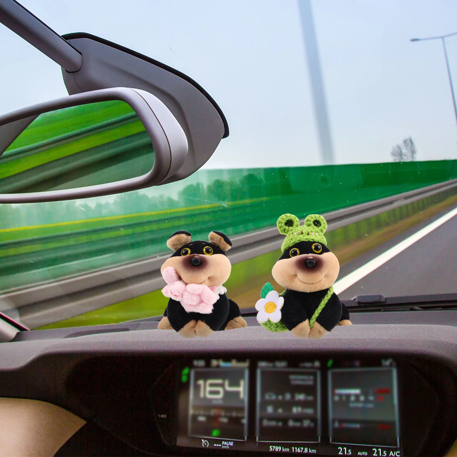 

2Pcs Bee Dog Car Dashboard Decoration Creative Car Interior Accessories Cute Scratch Protection Dashboard Decorations Women