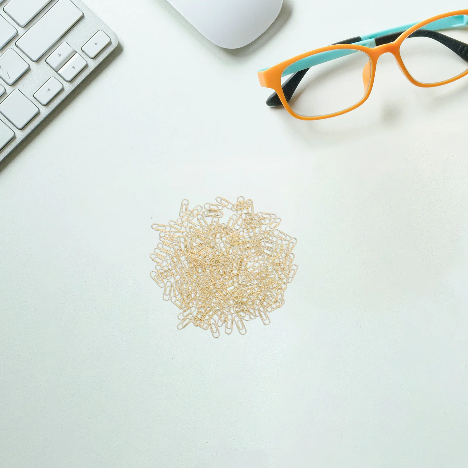 

200Pcs Metal Paper Clips Small Gold Mini Clip Decorative Office School Supplies Cards Notes Photos Small Gold Paperclips