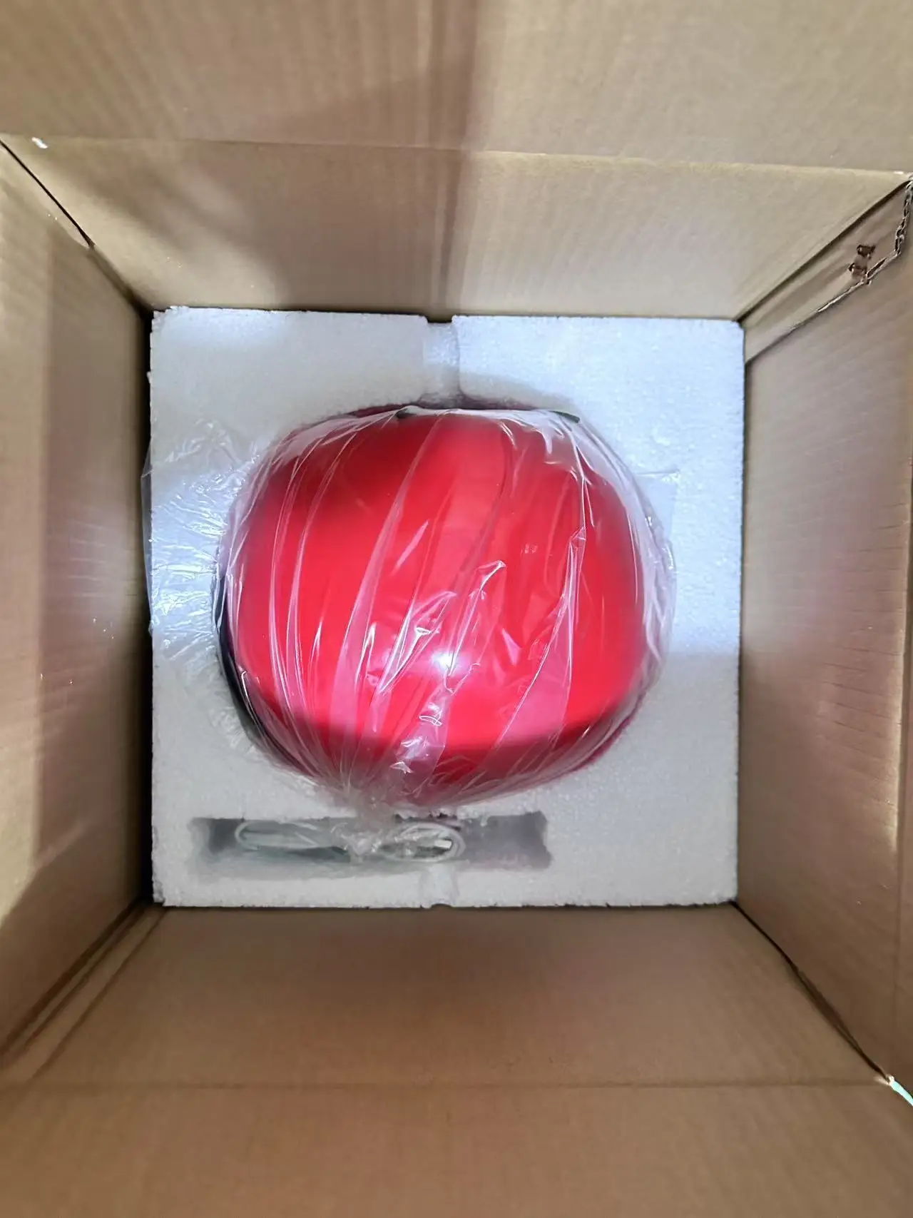 Creative Light Emitting Diode Table Lamp Tomato Modeling Modern Nordic Design Home Decoration Vitreous Body AC Reading