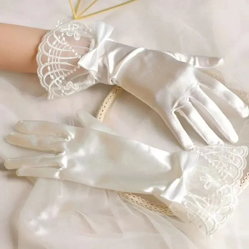 Vintage Transparent Wedding Gloves White Bride Dress Gloves Mesh Bow Pearl Short Lace Gloves Wedding Accessories