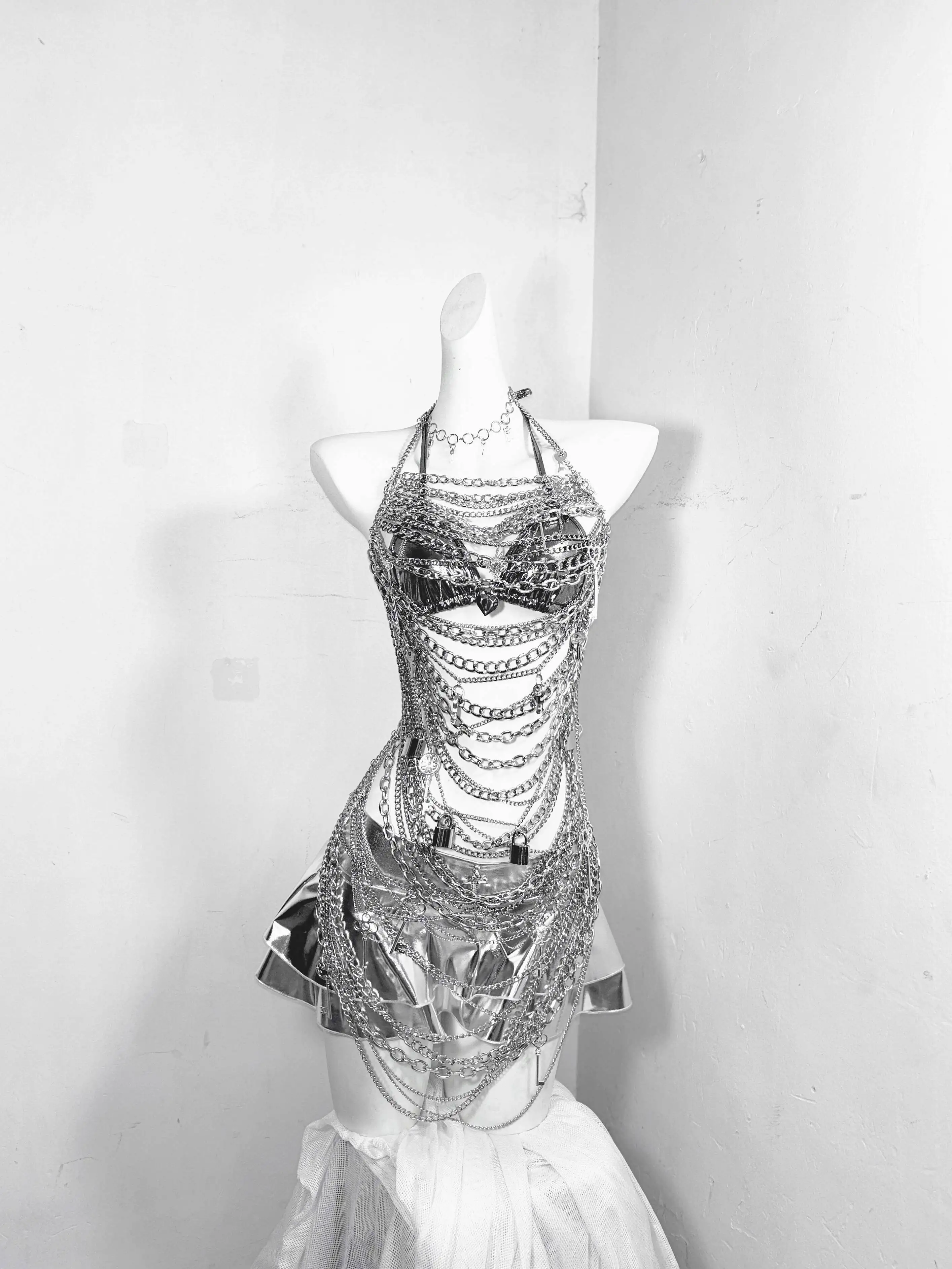 

TDH* Subculture Future Technology Iron Chain Lock Core Keychain Chain Splicing Sexy Silver Hot Girl Set