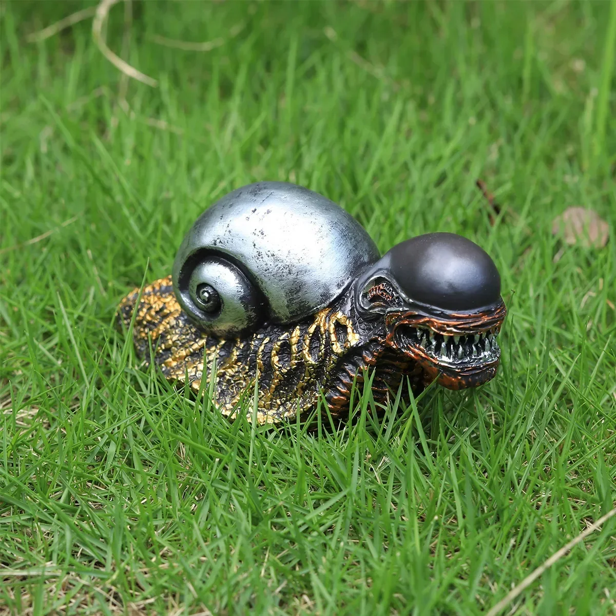 Mutant Snail Countryside Micro Landscape Decorative Ornaments with Irregular Shaped Resin Crafts